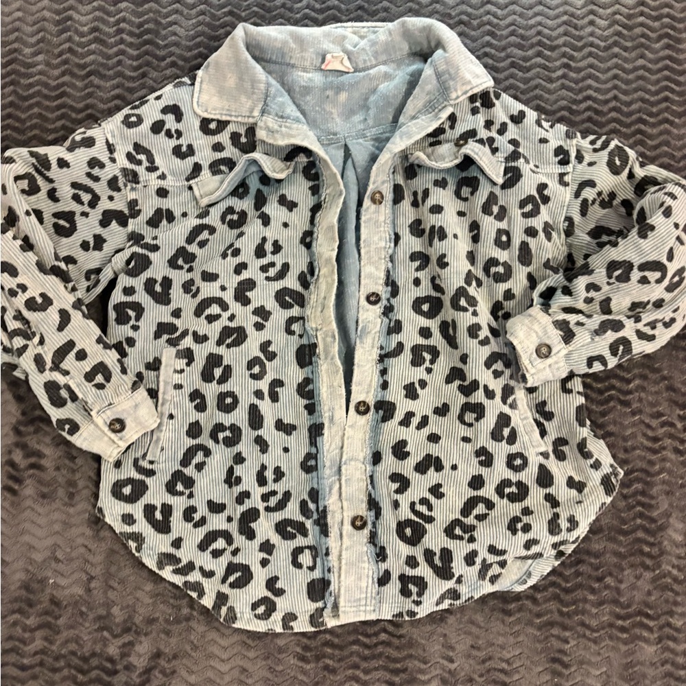 Leopard denim button up shacket - image 1